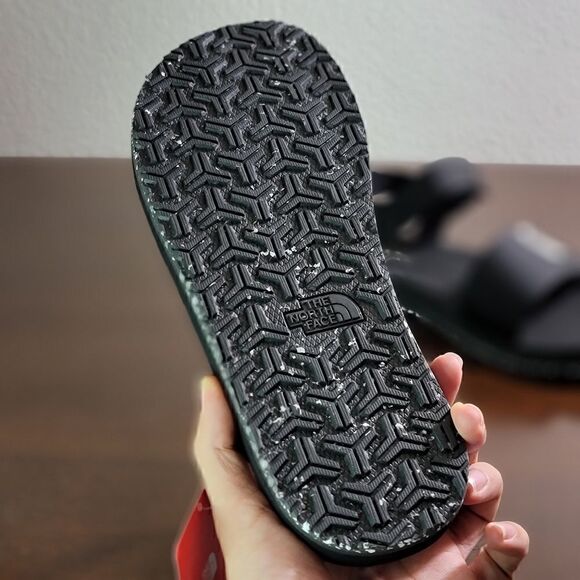 The North Face Skeena Sandal Slide Black White Mens Hiking Shoes Boots Brand New